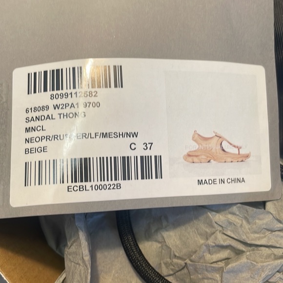 Balenciaga Thong Sandals in Beige - Picture 16 of 16